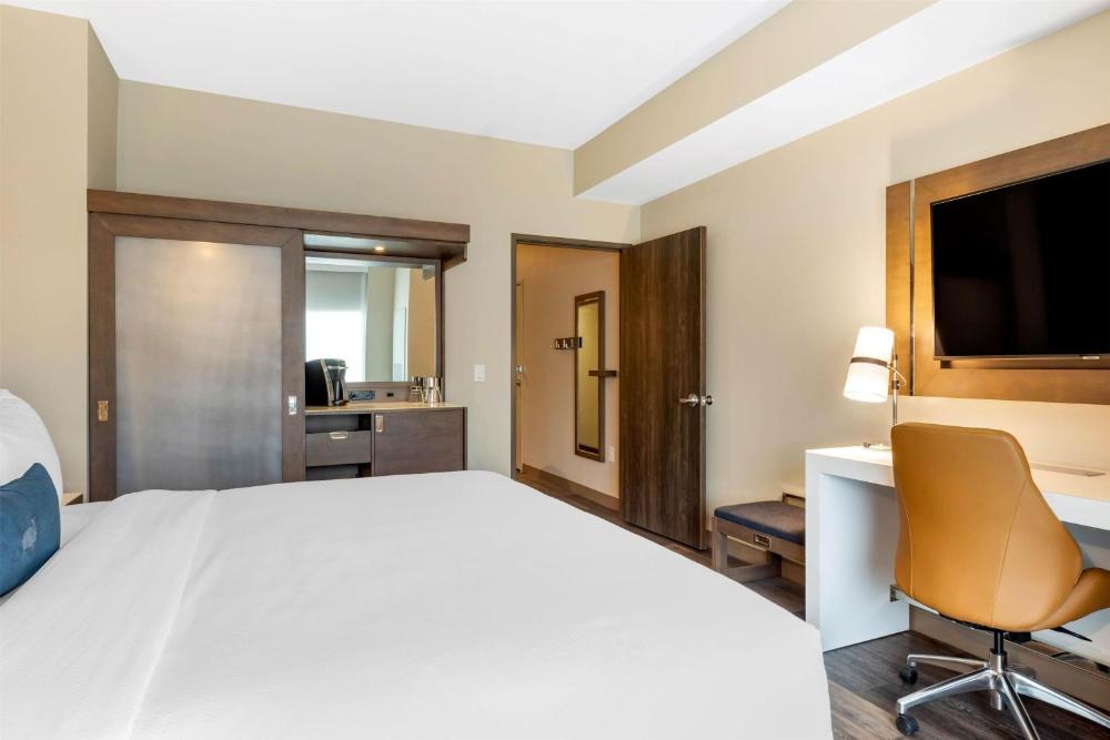 King Suite interior